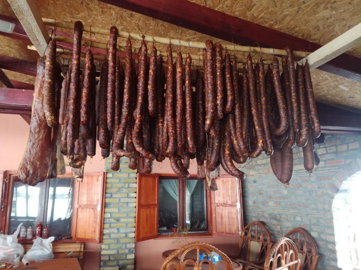 Salas Farma 47-Miris Dunja Čenej エクステリア 写真